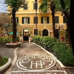 https://hotel-villa-san-lorenzo-maria.it-romehotels.com